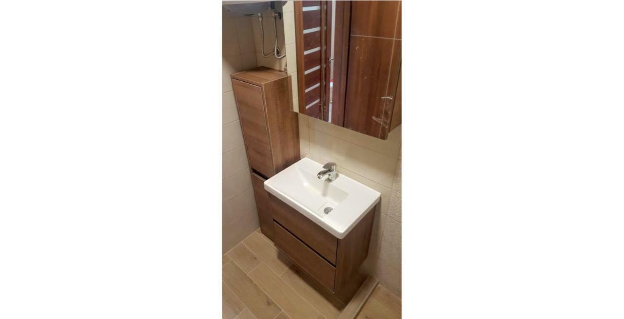 Monika Apartment 티바트 외부 사진